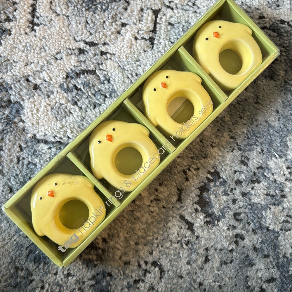 Easter Chicken TAG NOTDSTROMS NAPLIN RINGS AND PLACECARD HOLDERS SET OF 4